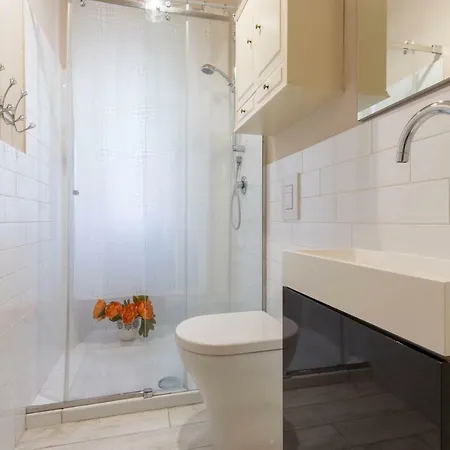 Fifty One Luxury Flat *