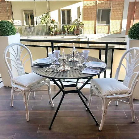 Fifty One Luxury Flat * קליארי