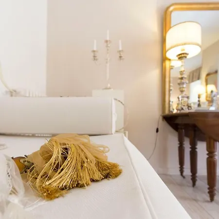 Fifty One Luxury Flat * קליארי