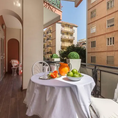 Fifty One Luxury Flat דירה